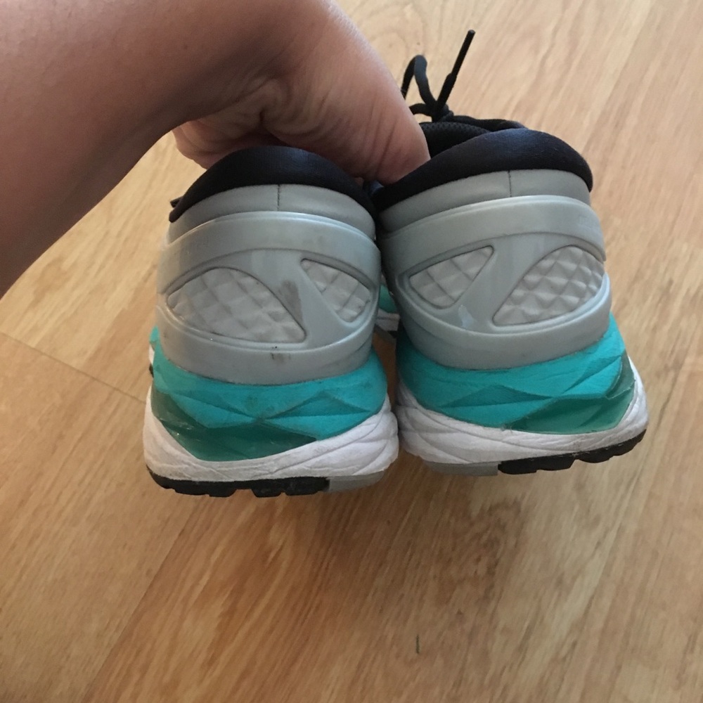 ASICS Running Shoe - Picture 3 of 8